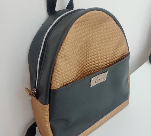 Kabelky Batohy Tasky 02