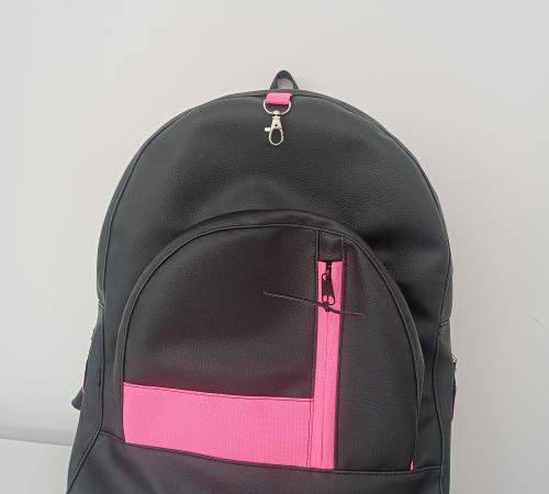 Kabelky Batohy Tasky 14